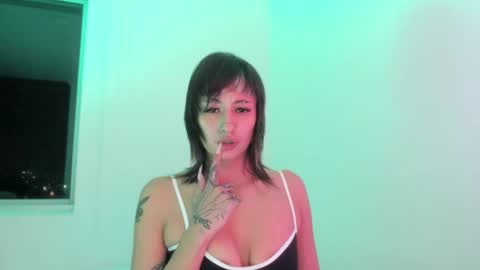 Snapshot of vandalovee chatting on May 16, 3:47 am Babi Alu online show from May 16, 3:47 am