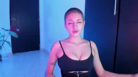 Snapshot of vandalovee chatting on June 10, 6:12 am Babi Alu online show from June 10, 6:12 am
