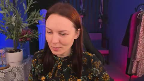 Snapshot of vandarossi chatting on November 22, 9:41 am Vanda online show from November 22, 9:41 am