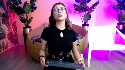 Vane online show from February 17, 8:04 pm