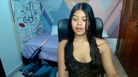 vane_latin18 online show from April 21, 8:01 pm