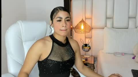 Snapshot of vaneaguirre chatting on May 5, 12:35 pm vaneaguirre online show from May 5, 12:35 pm