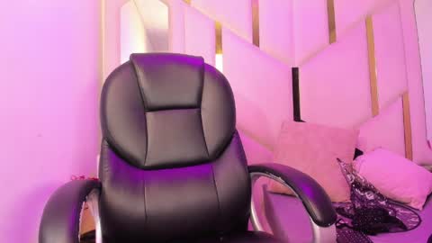 Vane online show from April 18, 1:59 pm