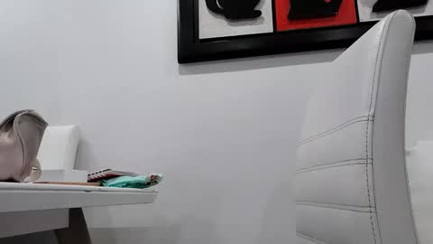 vanessa and samantha online show from January 8, 11:12 am