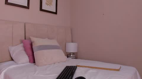 Snapshot of vanessa__cb chatting on June 20, 11:35 am vanessa__cb online show from June 20, 11:35 am