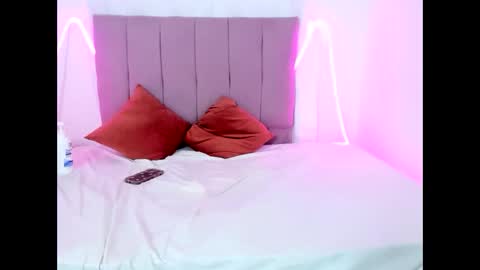 vanessa_andrea online show from November 29, 10:46 pm