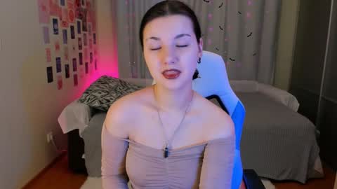 Snapshot of vanessa_brills chatting on February 2, 9:45 pm Vanessa online show from February 2, 9:45 pm