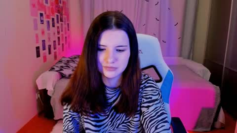 Snapshot of vanessa_brills chatting on February 8, 4:25 am Vanessa online show from February 8, 4:25 am