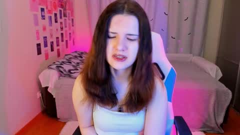 Snapshot of vanessa_brills chatting on February 15, 8:54 pm Vanessa online show from February 15, 8:54 pm