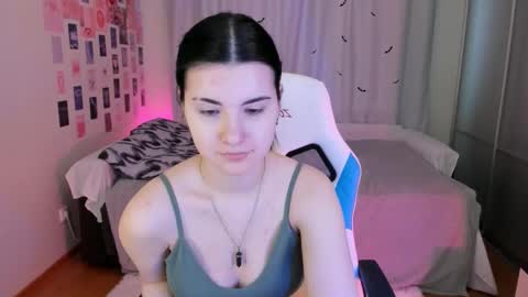 Snapshot of vanessa_brills chatting on March 1, 8:34 am Vanessa online show from March 1, 8:34 am