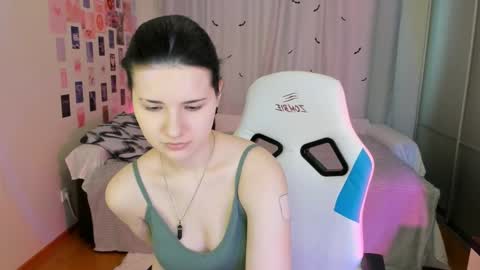 Snapshot of vanessa_brills chatting on March 9, 5:22 am Vanessa online show from March 9, 5:22 am