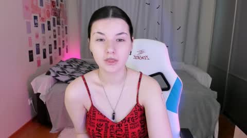 Snapshot of vanessa_brills chatting on March 10, 5:22 am Vanessa online show from March 10, 5:22 am