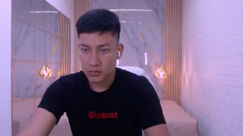 vanessa online show from March 21, 1:05 pm