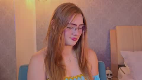 vanessa_foxyy online show from July 3, 8:26 pm