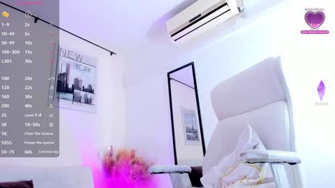 Snapshot of vanessa_gonzaless chatting on December 10, 4:27 pm Vanessa online show from December 10, 4:27 pm