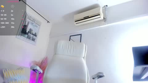 Snapshot of vanessa_gonzaless chatting on February 22, 1:55 am Vanessa online show from February 22, 1:55 am