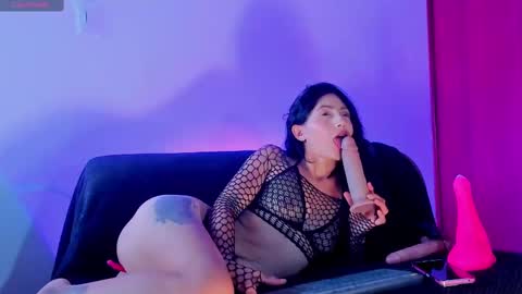 Snapshot of vanessa_gonzaless chatting on October 3, 5:32 pm Vanessa online show from October 3, 5:32 pm