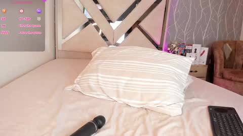 Snapshot of vanessa_guzman1 chatting on January 31, 3:44 pm online show from January 31, 3:44 pm