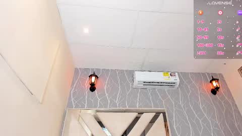 Snapshot of vanessa_guzman1 chatting on March 9, 4:33 pm online show from March 9, 4:33 pm