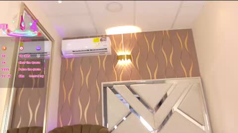 Snapshot of vanessa_guzman1 chatting on September 11, 12:27 pm online show from September 11, 12:27 pm