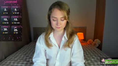 Snapshot of vanessa_maes chatting on February 10, 10:40 pm Vanessa Maes online show from February 10, 10:40 pm