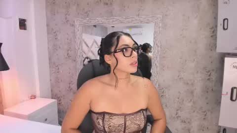 Snapshot of vanessa_rain_ chatting on August 8, 7:16 pm Vanessa online show from August 8, 7:16 pm