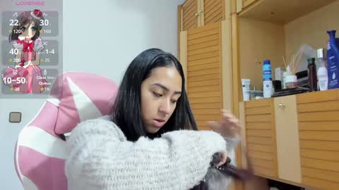 vanessaadol online show from December 5, 11:27 am