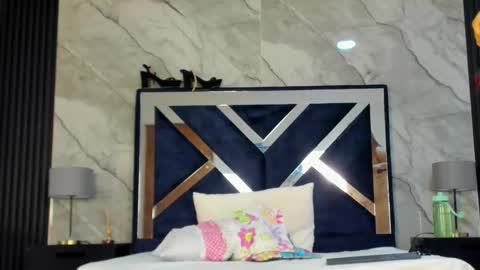 Vanessa Hard online show from February 7, 7:50 pm