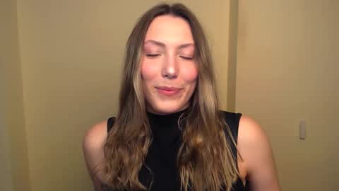 Vanessa online show from March 5, 8:00 pm