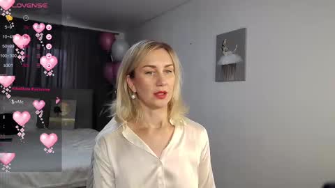 Vanessa  online show from March 5, 6:23 am