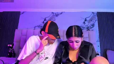 vanessascott_ online show from June 28, 8:37 pm