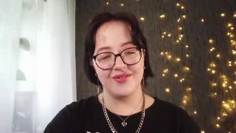 vanessashadow online show from May 15, 8:43 am