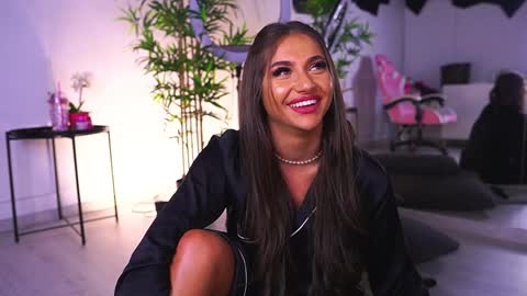 Vanessa Simon online show from February 2, 12:46 pm