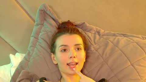 VanessaVienne online show from June 8, 1:39 am