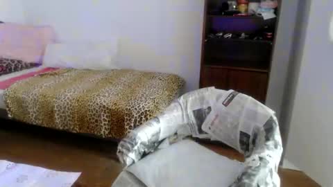 Catalina INSTA FOLLOW  online show from March 19, 10:41 am