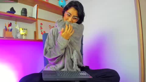 Snapshot of vaniisha_ chatting on December 22, 11:54 am Vanisha online show from December 22, 11:54 am