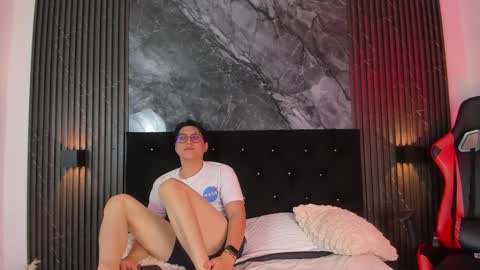 vanilla_hot_ online show from February 7, 1:32 pm