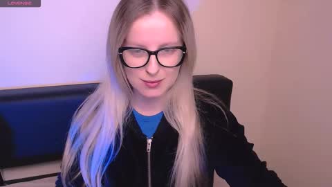 Mia online show from October 23, 6:45 am