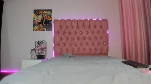 VanillaFlo online show from November 24, 12:05 pm