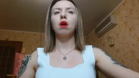 VanillaMuffin online show from April 2, 12:14 pm