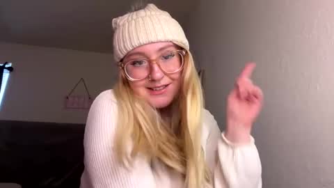 Snapshot of vanillapuddingpie chatting on January 10, 9:53 pm vanillapuddingpie online show from January 10, 9:53 pm