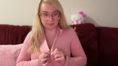 Snapshot of vanillapuddingpie chatting on January 27, 12:54 am vanillapuddingpie online show from January 27, 12:54 am