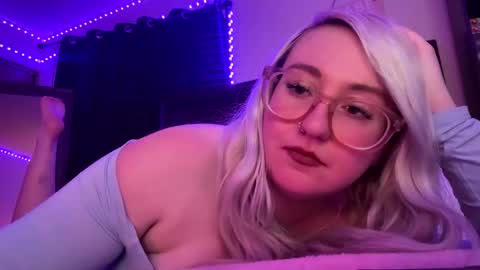 Snapshot of vanillapuddingpie chatting on April 11, 1:21 am vanillapuddingpie online show from April 11, 1:21 am