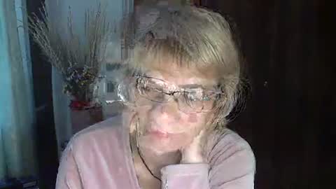 Snapshot of vanillaxcreamy chatting on December 29, 9:39 am Vanillaxcreamy online show from December 29, 9:39 am