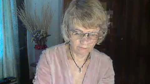 Snapshot of vanillaxcreamy chatting on January 8, 12:05 pm Vanillaxcreamy online show from January 8, 12:05 pm