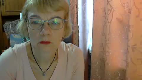 Snapshot of vanillaxcreamy chatting on February 6, 10:37 am Vanillaxcreamy online show from February 6, 10:37 am