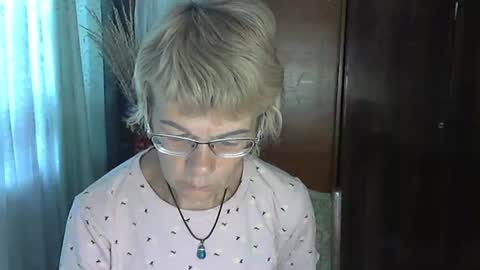 Snapshot of vanillaxcreamy chatting on October 1, 9:48 am Vanillaxcreamy online show from October 1, 9:48 am