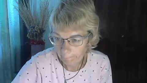 Snapshot of vanillaxcreamy chatting on October 4, 10:24 am Vanillaxcreamy online show from October 4, 10:24 am