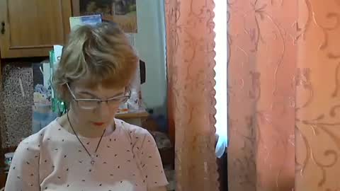 Vanillaxcreamy online show from December 17, 9:59 am