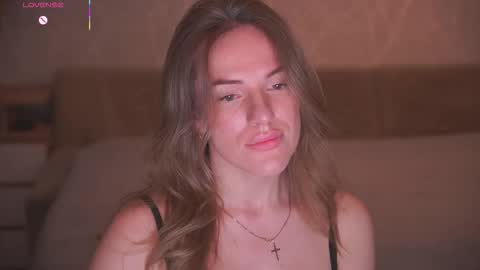 Snapshot of vanille_mystery chatting on November 20, 7:35 pm Sophie online show from November 20, 7:35 pm